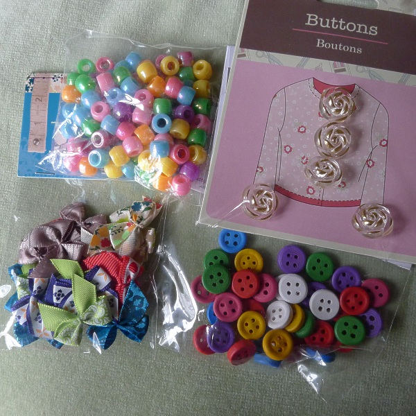 0240-beadsbuttonsbows