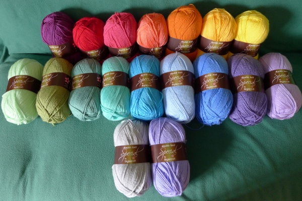Yarn for blanket and edging